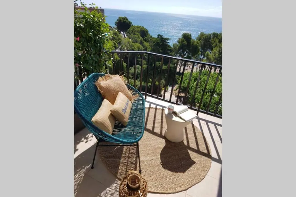 Ático de diseño sobre la Cala de las Sirenas!! Miami Platja